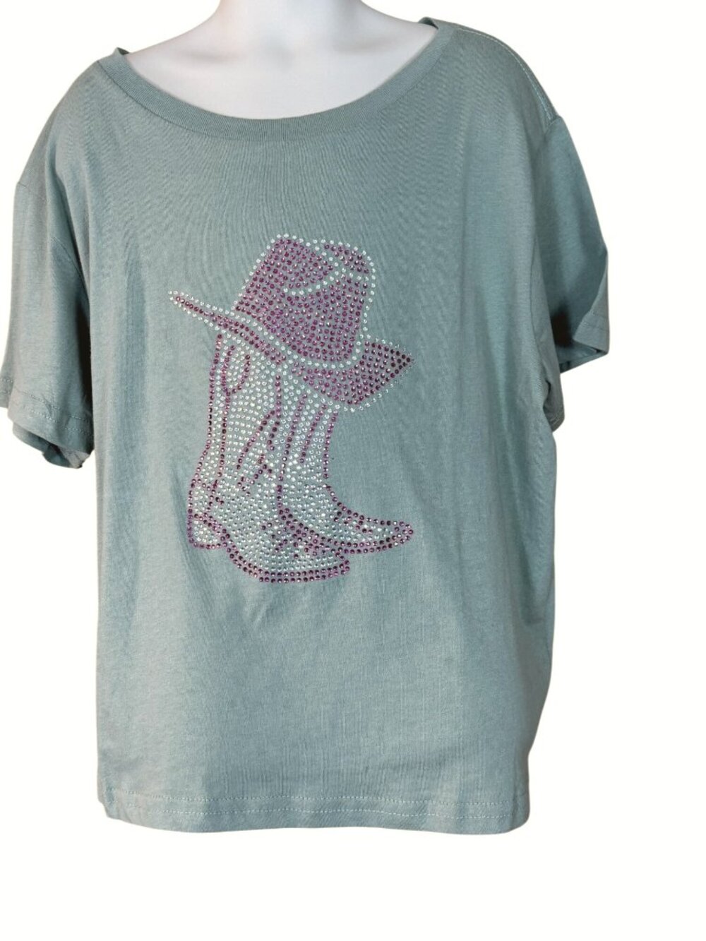 Goodie Two Sleeves SS Green Tee w/Pink Hat Boots Rhinestone Embellished M